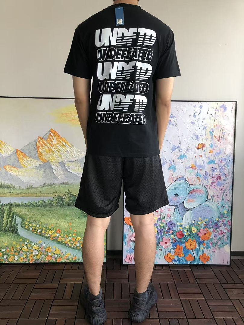 On Running ~85 UNDEFEATED T-SHIRT 55071619 (Im 185CM 70KG Iwear Size M In The Photo) - Image 4