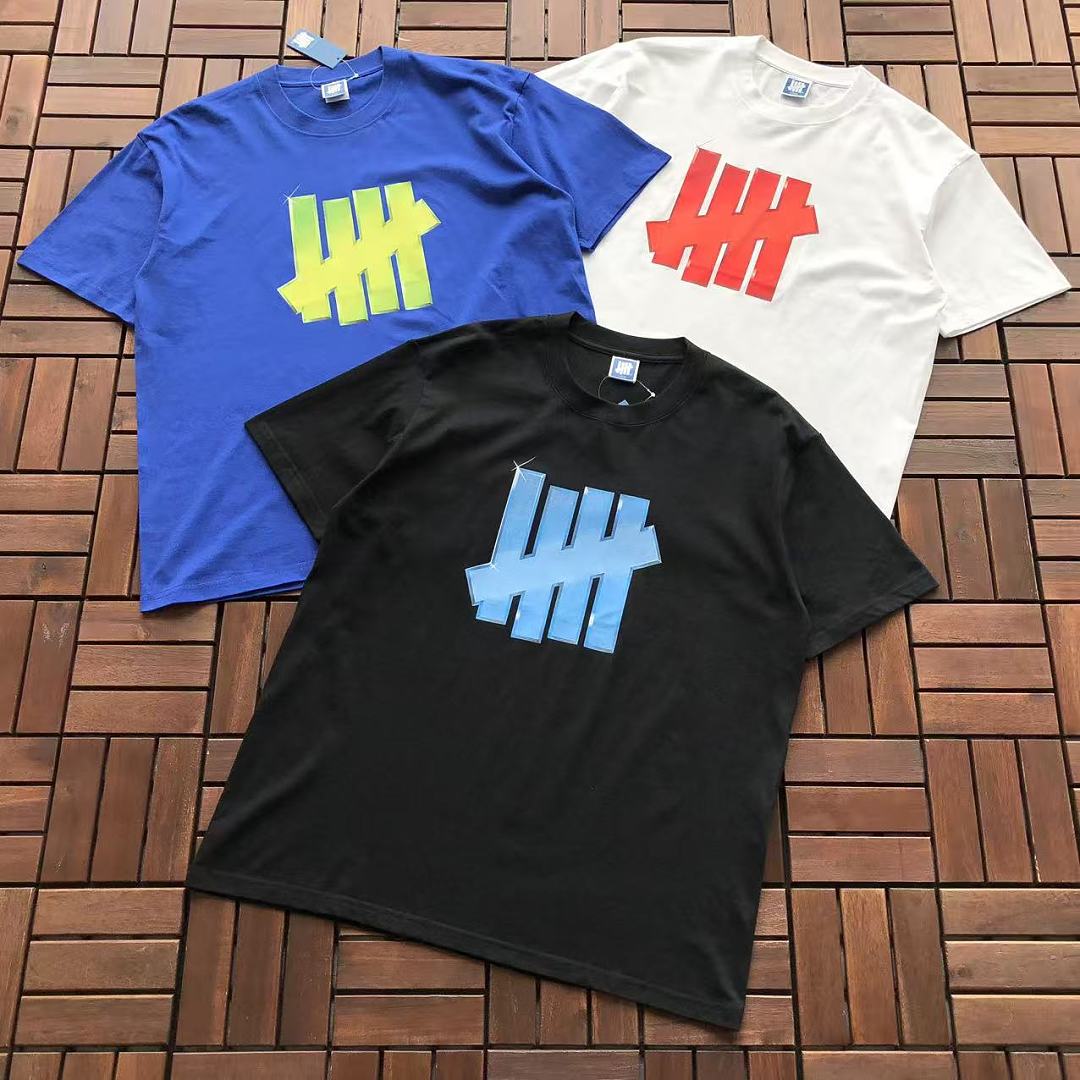 On Running ~85 UNDEFEATED T-SHIRT 55041737 (Im 185CM 80KG Iwear Size L In The Photo)
