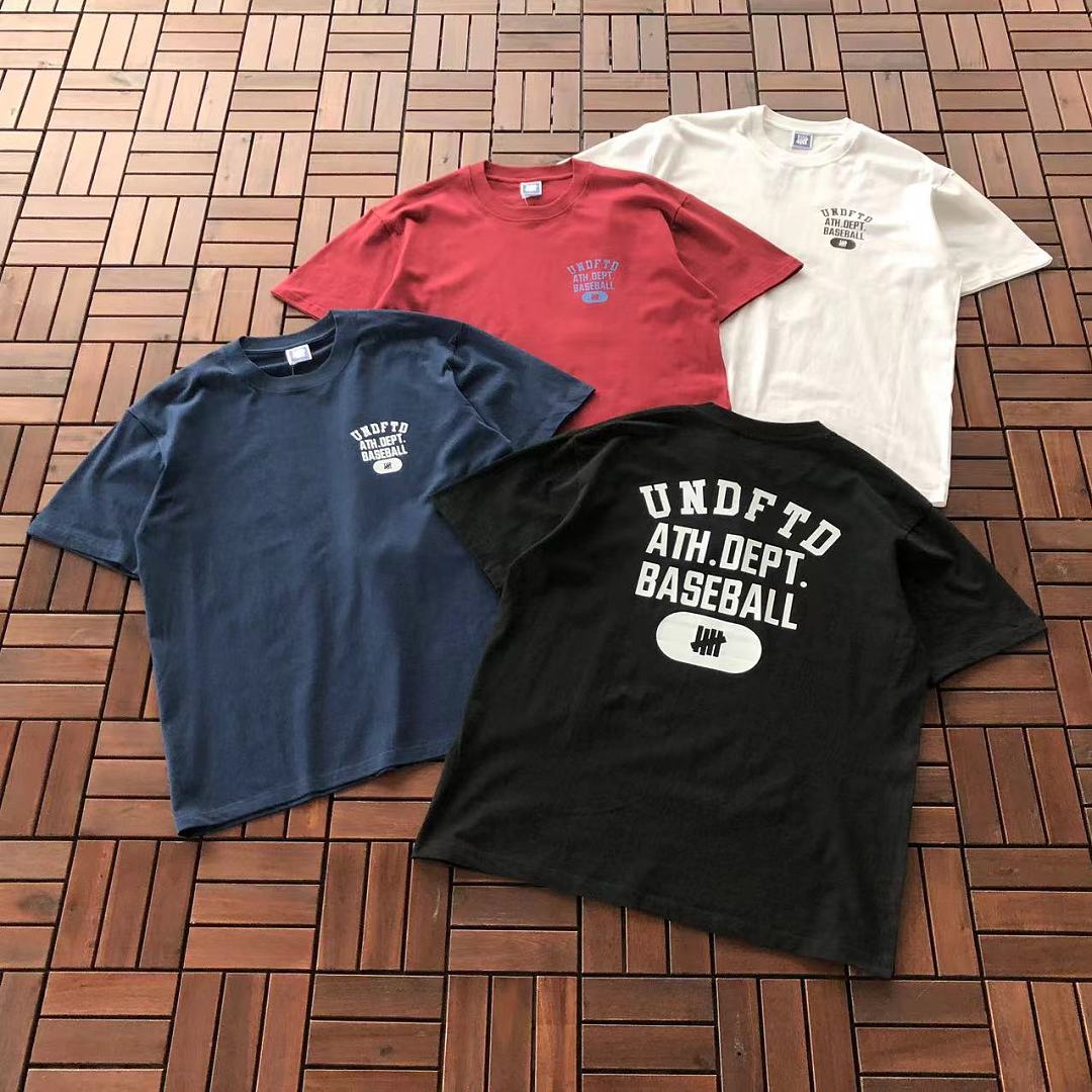 On Running ~85 UNDEFEATED T-SHIRT 11123021 (Im 180CM 68KG Iwear Size L In The Photo)