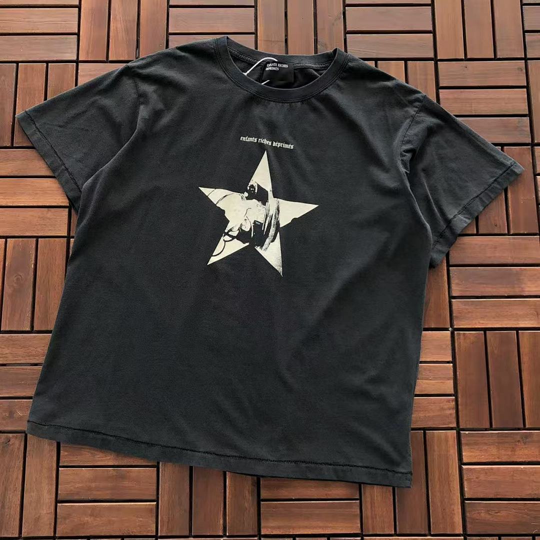 ~89 E.R.D T-SHIRT 77010349 (Im 176CM 58KG Iwear Size M In The Photo), photo 1