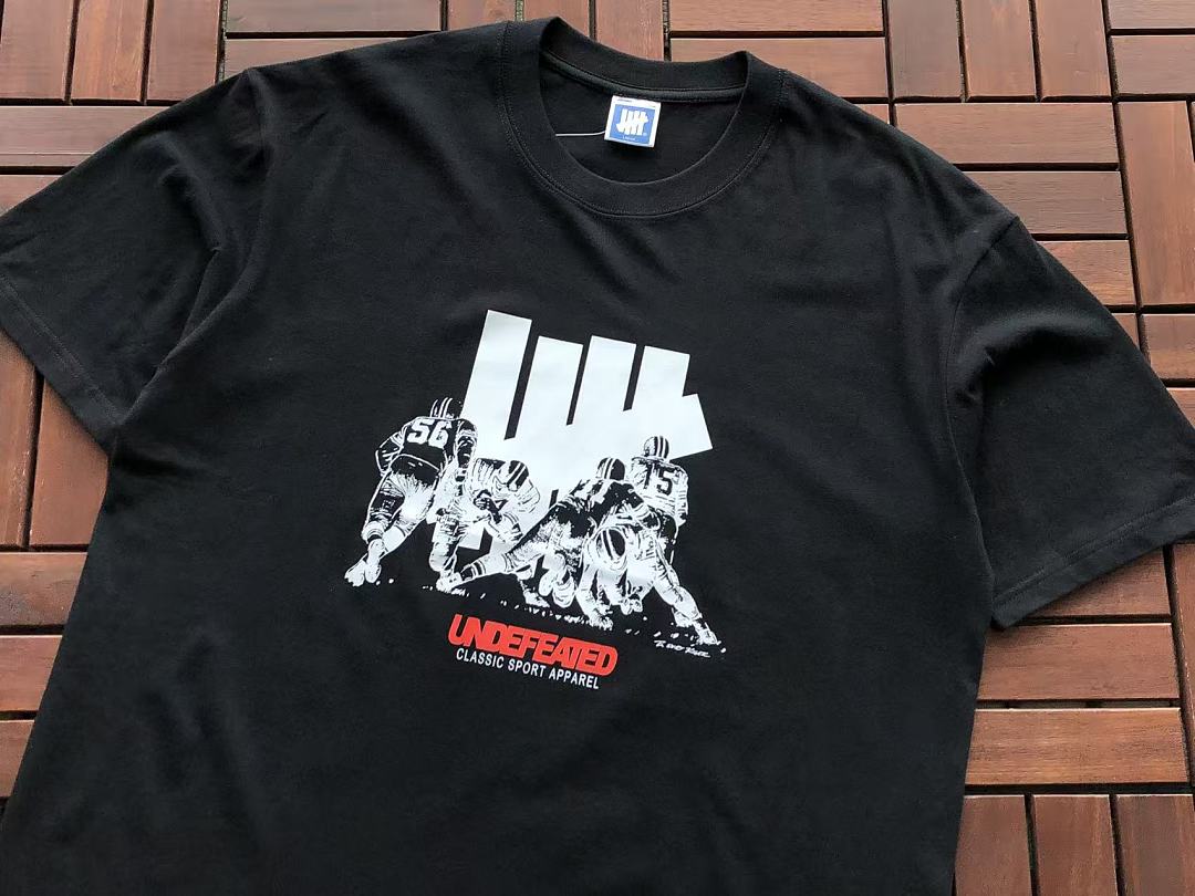 On Running ~ 85 UNDEFEATED T-SHIRT 55071635 (Im 185CM 70KG Iwear Size L In The Photo) - Image 8