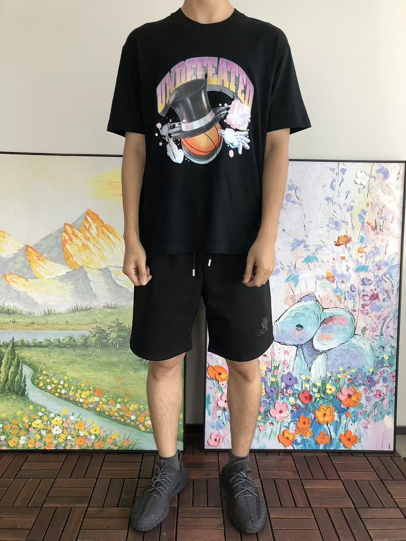 On Running ~85 UNDEFEATED T-SHIRT 55071055 (Im 185CM 70KG Iwear Size L In The Photo) - Image 3