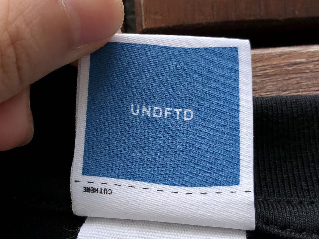 On Running ~85 UNDEFEATED T-SHIRT 55071019 (Im 185CM 70KG Iwear Size L In The Photo) - Image 22