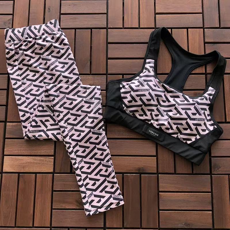 ~109 VEš„SAš„E YOGA APPAREL, photo 1