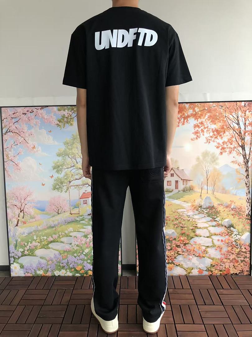 On Running ~85 UNDEFEATED T-SHIRT 55063091 (Im 180CM 68KG Iwear Size L In The Photo) - Image 4