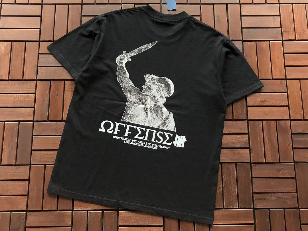 On Running ~85 UNDEFEATED T-SHIRT 55070614 (Im 185CM 80KG Iwear Size L In The Photo) - Image 17