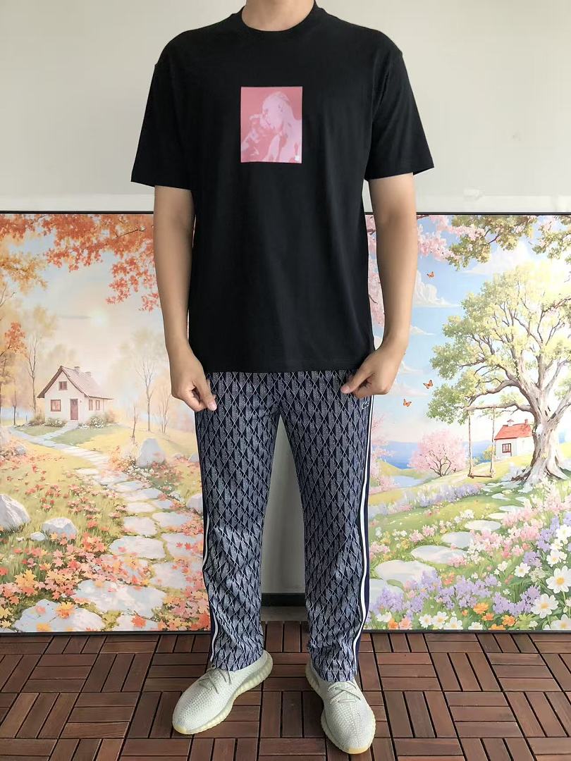 On Running ~ 85 UNDEFEATED T-SHIRT 55070696 (Im 185CM 80KG Iwear Size L In The Photo) - Image 4