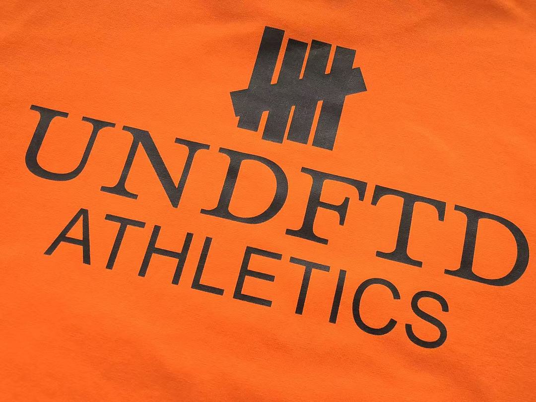 On Running ~ 85 UNDEFEATED T-SHIRT 55041741 (Im 185CM 80KG Iwear Size L In The Photo) - Image 19