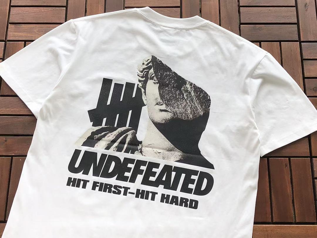 On Running ~85 UNDEFEATED T-SHIRT 55071027 (Im 185CM 70KG Iwear Size L In The Photo) - Image 18