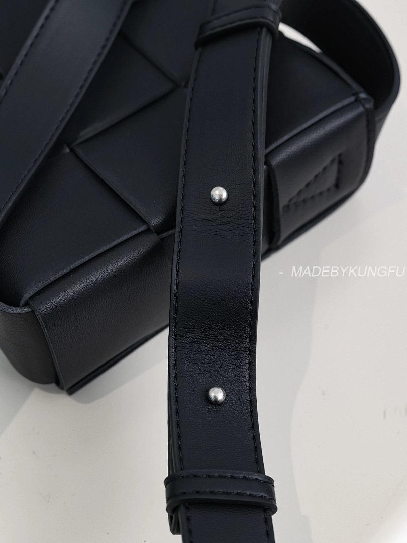 【A+ Item ID 8449 B0Ttega Veneta (Bottega CASSETTE Crossbody Bag -15 Grid Wo) - Image 23
