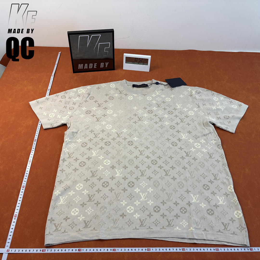 Other 1V Monogram Gradient Knitting Tee - Image 22