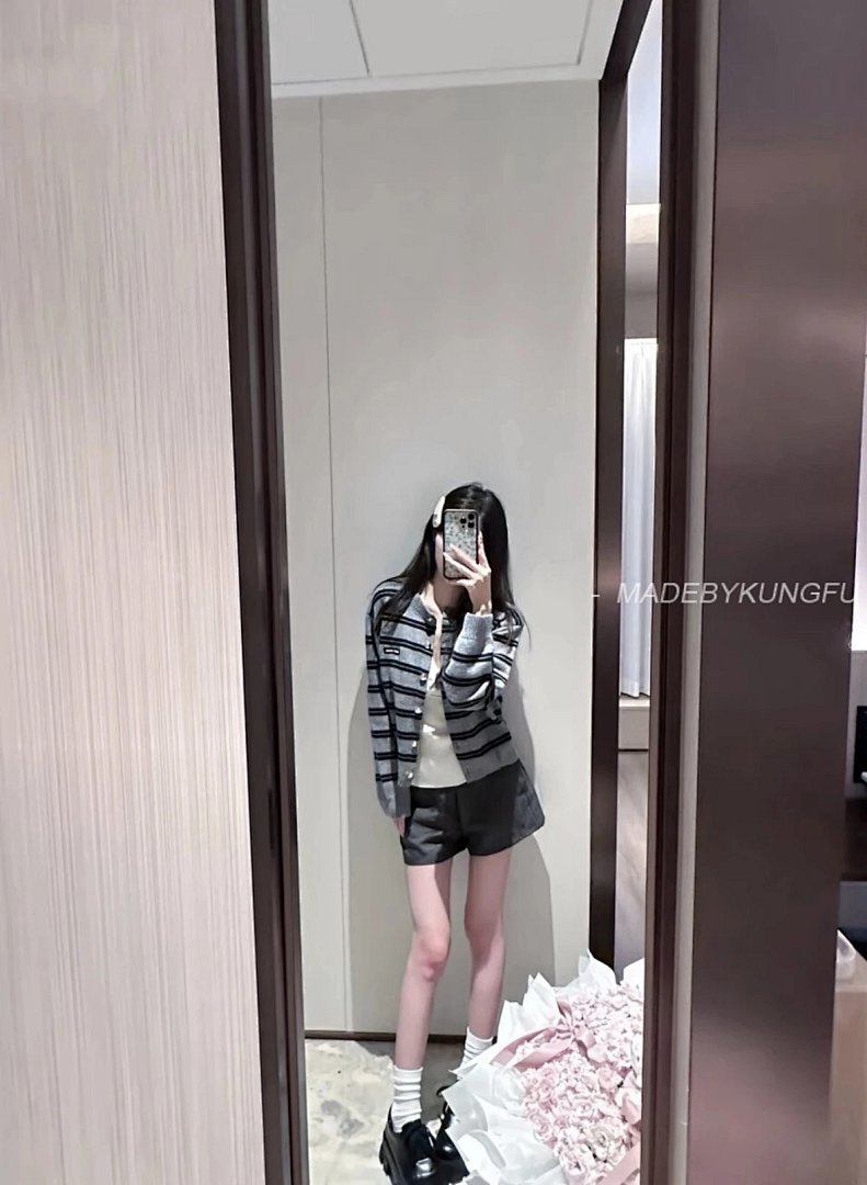 【A+ Item ID 8004 M1UM1U Miu Double-Layer Knitted Logo Patch Cardigan With _Precise - Image 20