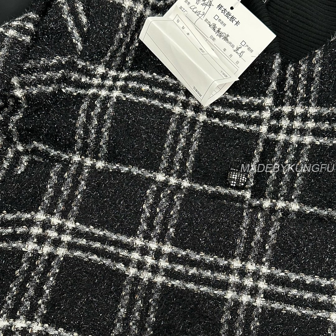 【A+ Item ID 8026 CHANE1- Chanel 22K Tweed Black And White Checkered Floral Coat - Image 37