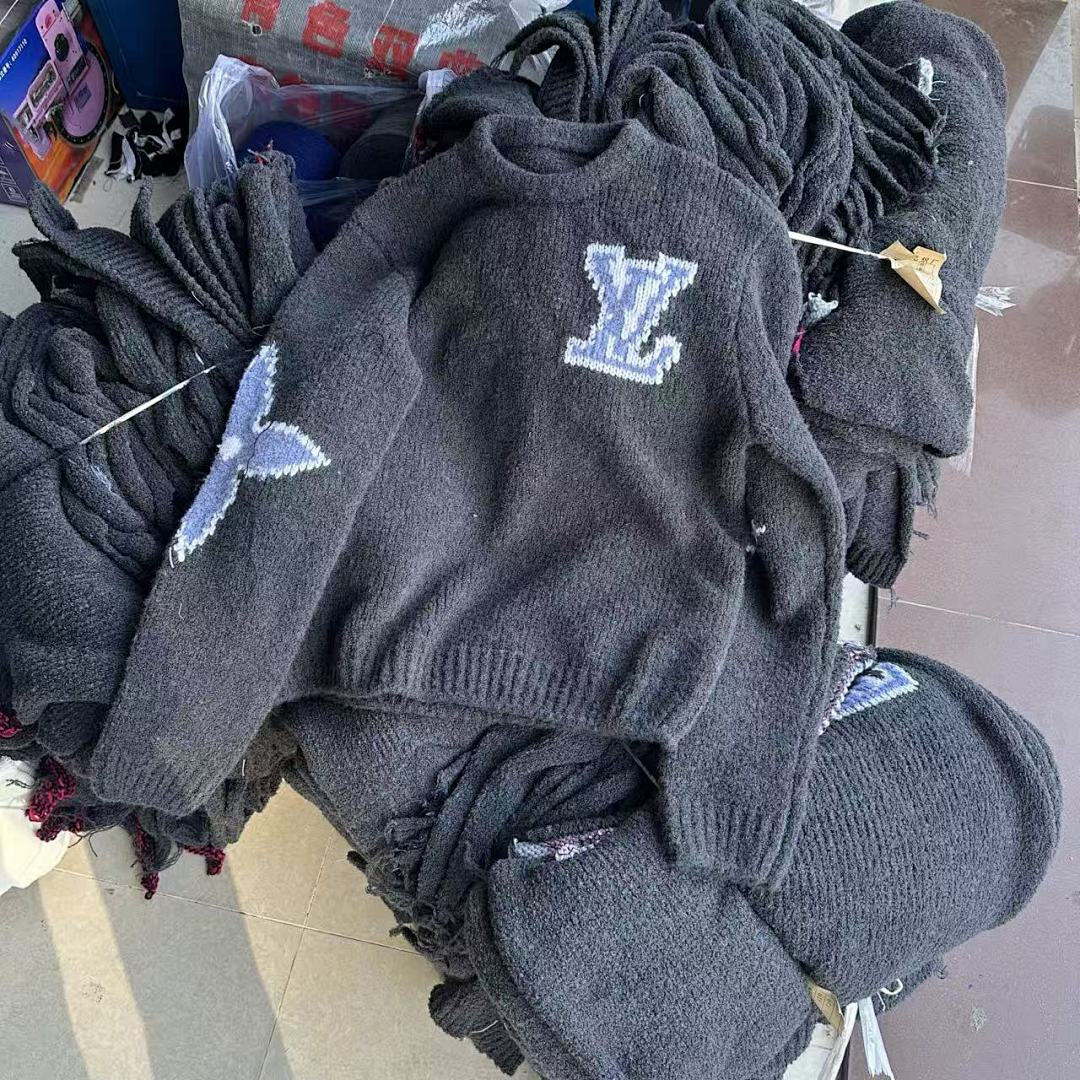 Louis Vuitton 1V SKI Wool Sweater - Image 17