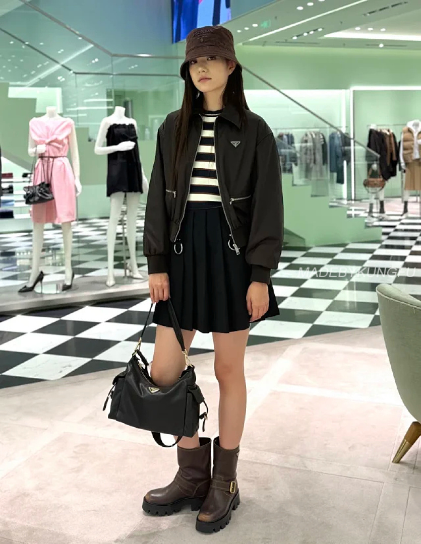 【A+ Item ID 9069 PRA Enamel Metal Triangle Logo Nylon Shoulder Cross Handbag Black Large - Image 4