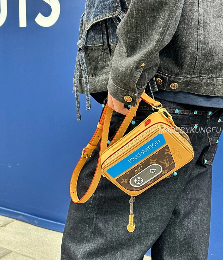 【A+ Item ID 8510 Tape Recorder Crossbody Bag “ Imported Cowhide ” Gold Piece Hardware - Image 4