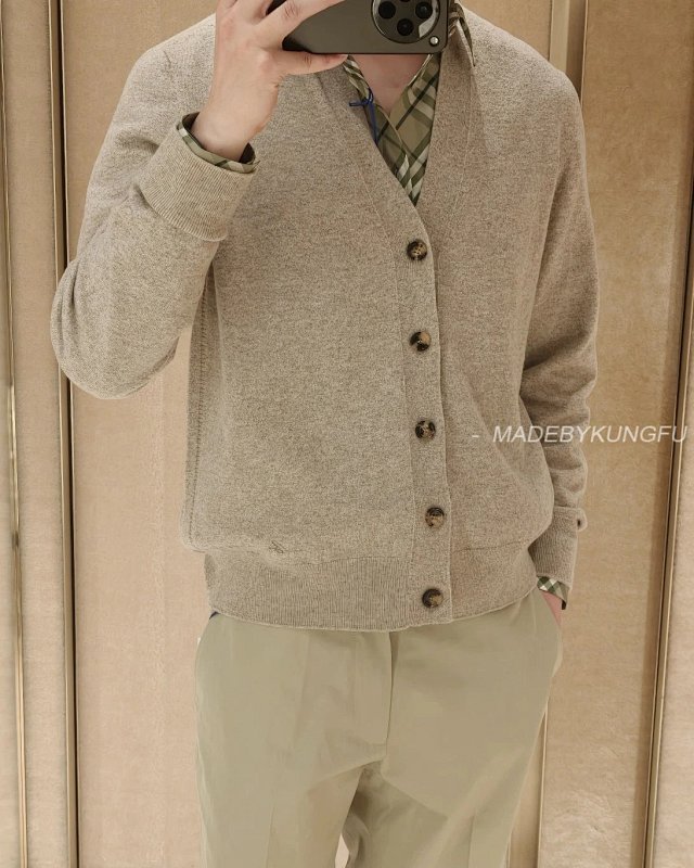 【A+ Item ID 8002 BBR Embroidered Signature Sweater Cardigan “97% Cashmere ➕3% Polyester, photo 1
