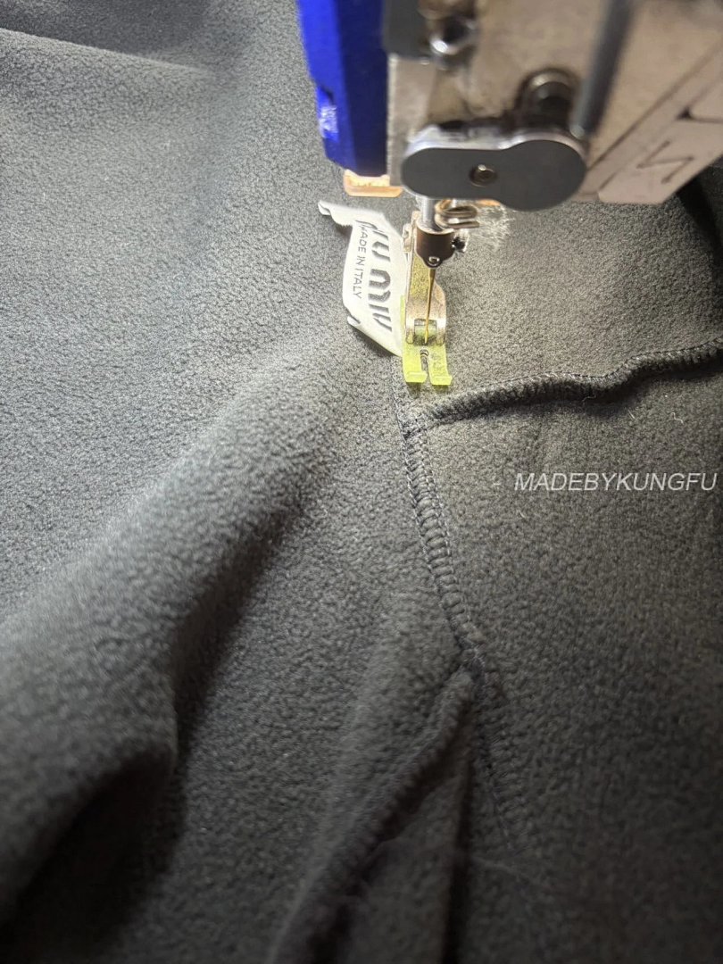 【A+ Item ID 8043 Miu FW25 Chinese Valentine's Day Cotton Logo Hooded Fleece Zipper - Image 32