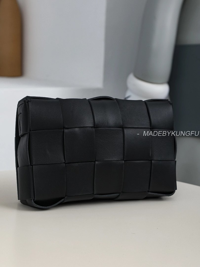 【A+ Item ID 8449 B0Ttega Veneta (Bottega CASSETTE Crossbody Bag -15 Grid Wo) - Image 14