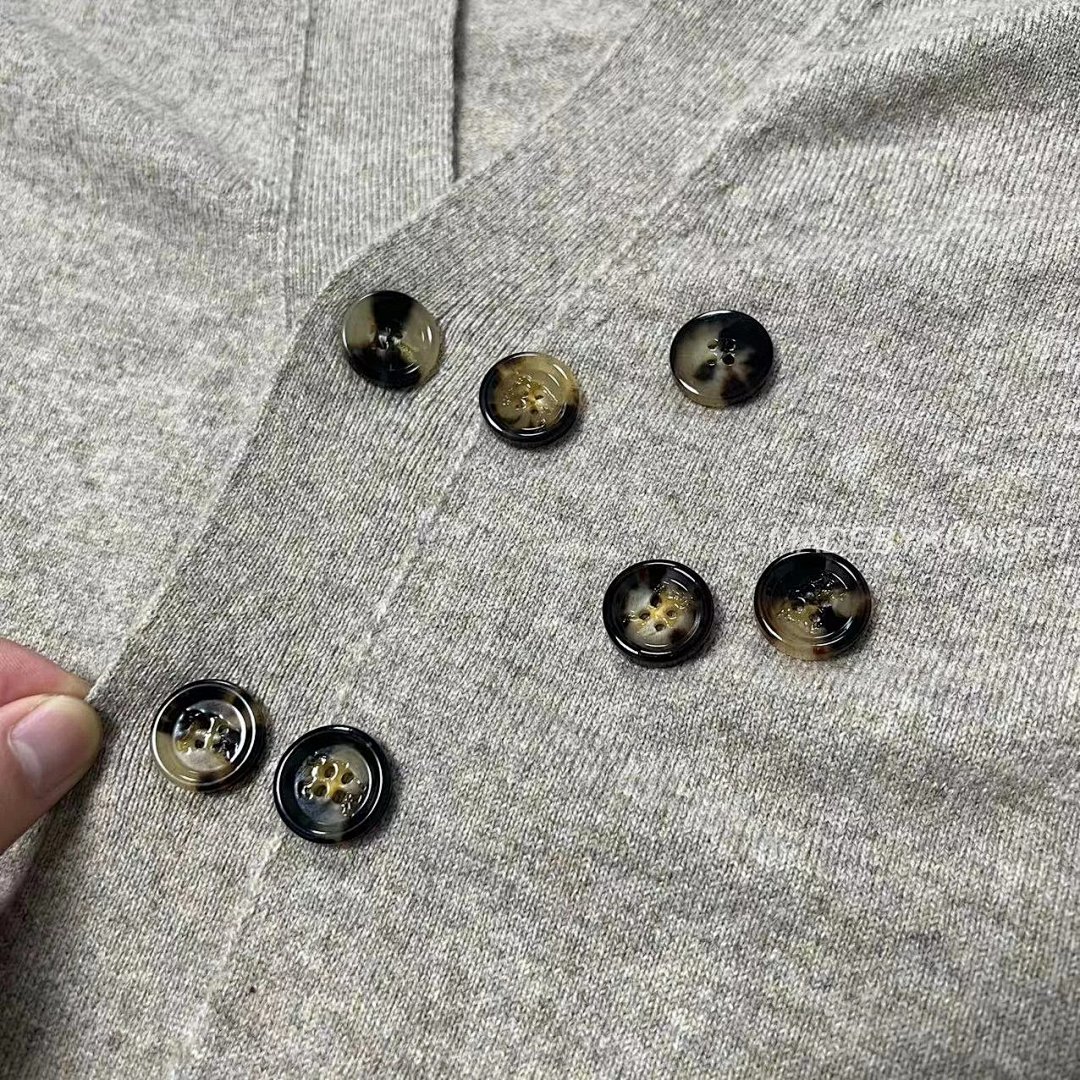 【A+ Item ID 8251 BBR Embroidered Signature Sweater Cardigan _97% Cashmere ➕ 3% Polyeste - Image 28