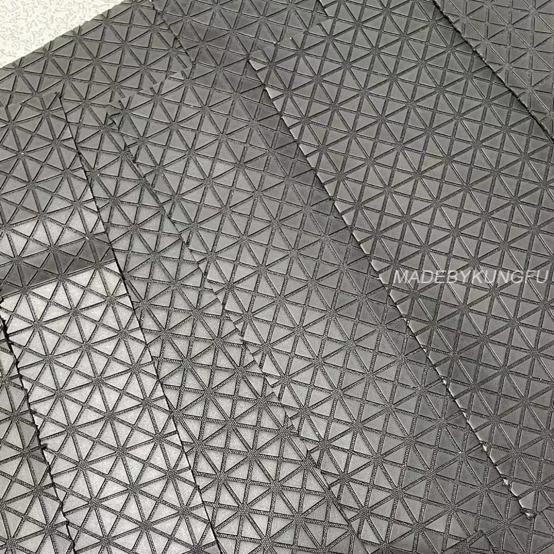 【A+ Item ID 8490 Issey-M1Yaki- Issey Miyake -Kuro-Saddle-PVC Diamond Camera Bag (Matte) - Image 36