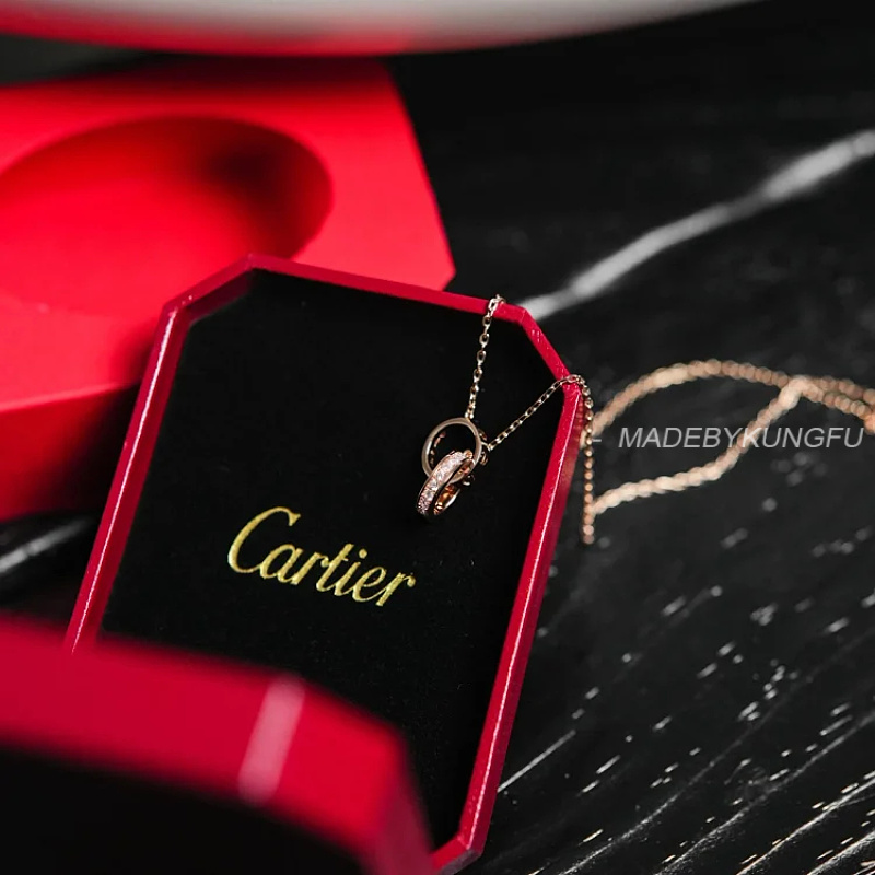 【A+ 【A+ Item ID 9056 CARTNER 520 Series LOVE Classic Screw Half Lay Diamond Plated 18K Gold Neckla, photo 1