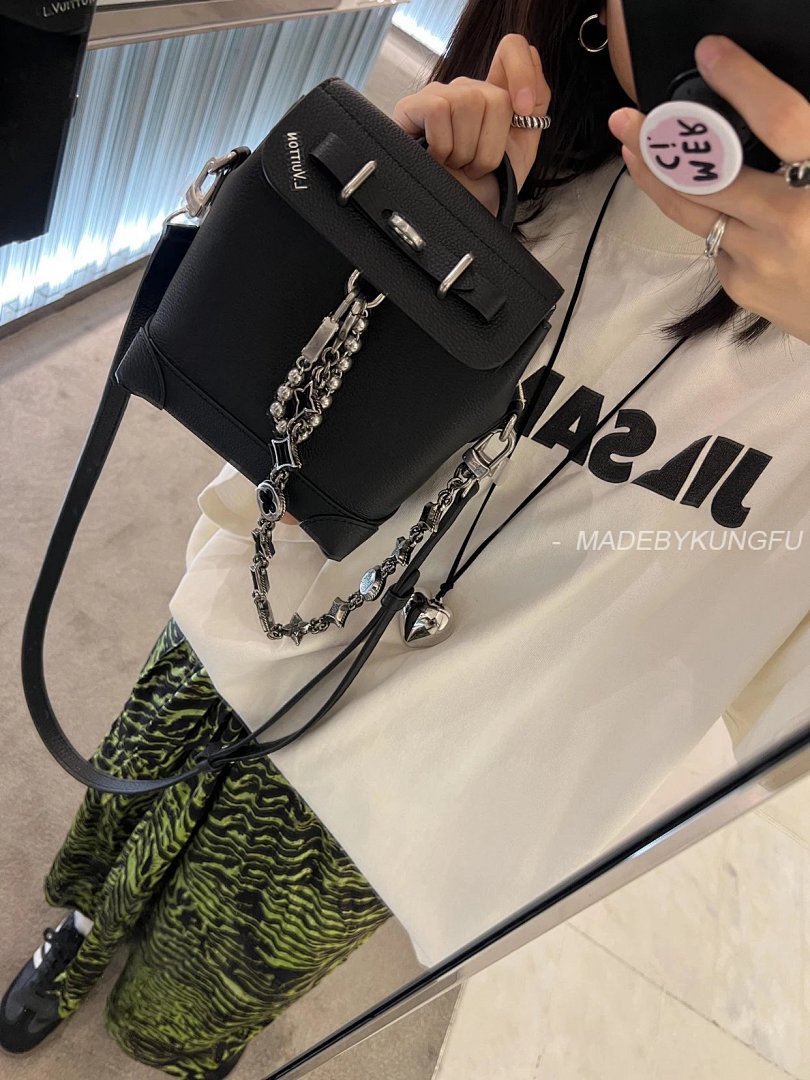 【A+ Item ID 8483 Haute Couture (Steeler-15- Metal Pearl Pendant Flip Bag Show Lock) - Image 42