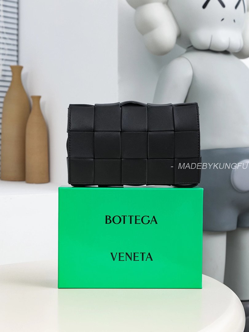 【A+ Item ID 8449 B0Ttega Veneta (Bottega CASSETTE Crossbody Bag -15 Grid Wo) - Image 20