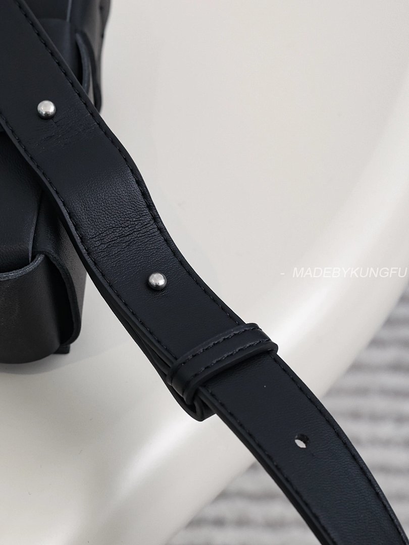 【A+ Item ID 8449 B0Ttega Veneta (Bottega CASSETTE Crossbody Bag -15 Grid Wo) - Image 7