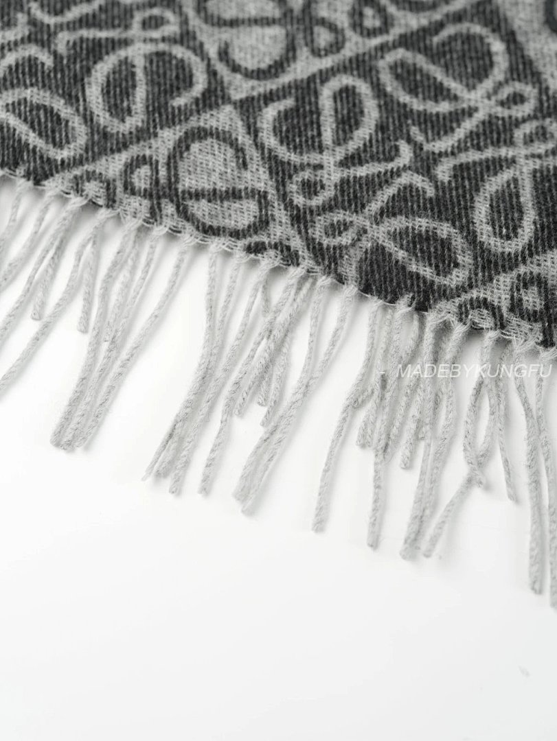 【A+ Item ID 8528 L0EWE- Corner Anagram Tufted Embroidered Relief “90% Wool Blend ” Men' - Image 6