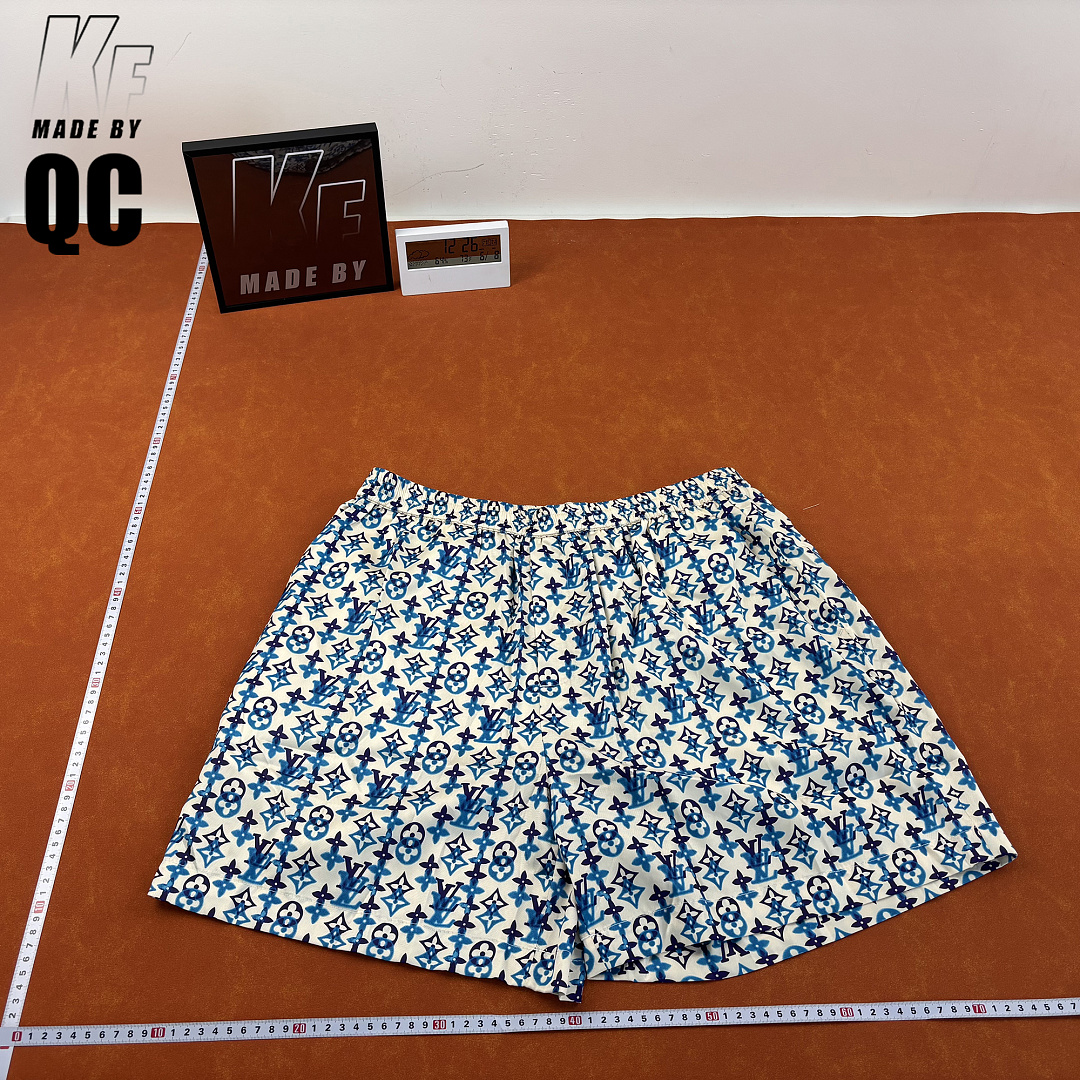 Christian Louboutin 1V Mulberry Silk Blended Shorts - Image 16