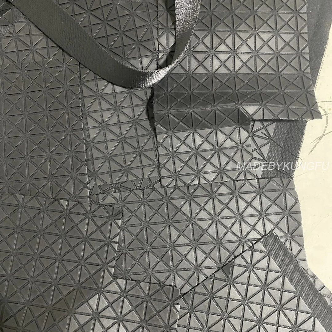 【A+ Item ID 8490 Issey-M1Yaki- Issey Miyake -Kuro-Saddle-PVC Diamond Camera Bag (Matte) - Image 39