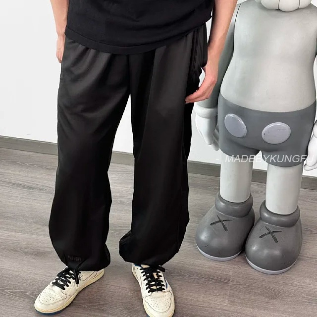 【A+ Item ID 9026 MM6 Numeric Signature Zipper Legged Woven Sports Pants - Image 6