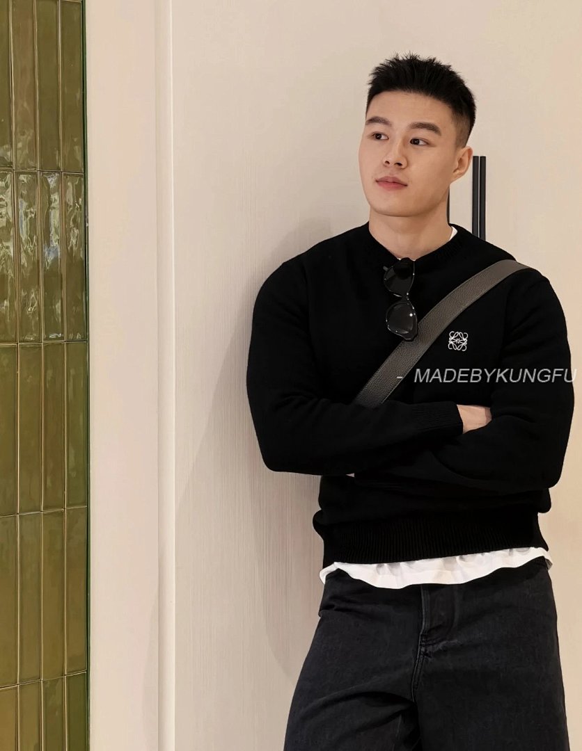 【A+ Item ID 8083 L0EWE Luo Yiwei “100% Superfine Merino Wool ”FW23Logo Embroidered Roun - Image 26