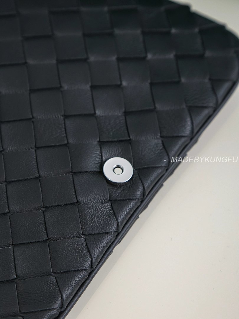 【A+ Item ID 8450 B0Ttega Veneta BV (Classic Weaving Series Sheepskin Small Grid Hand) - Image 15