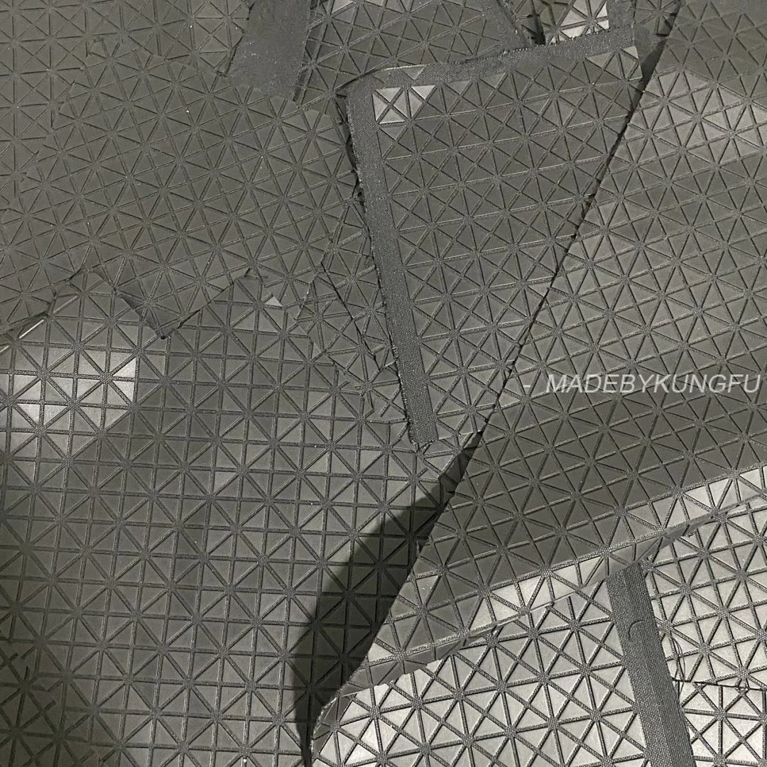 【A+ Item ID 8490 Issey-M1Yaki- Issey Miyake -Kuro-Saddle-PVC Diamond Camera Bag (Matte) - Image 40