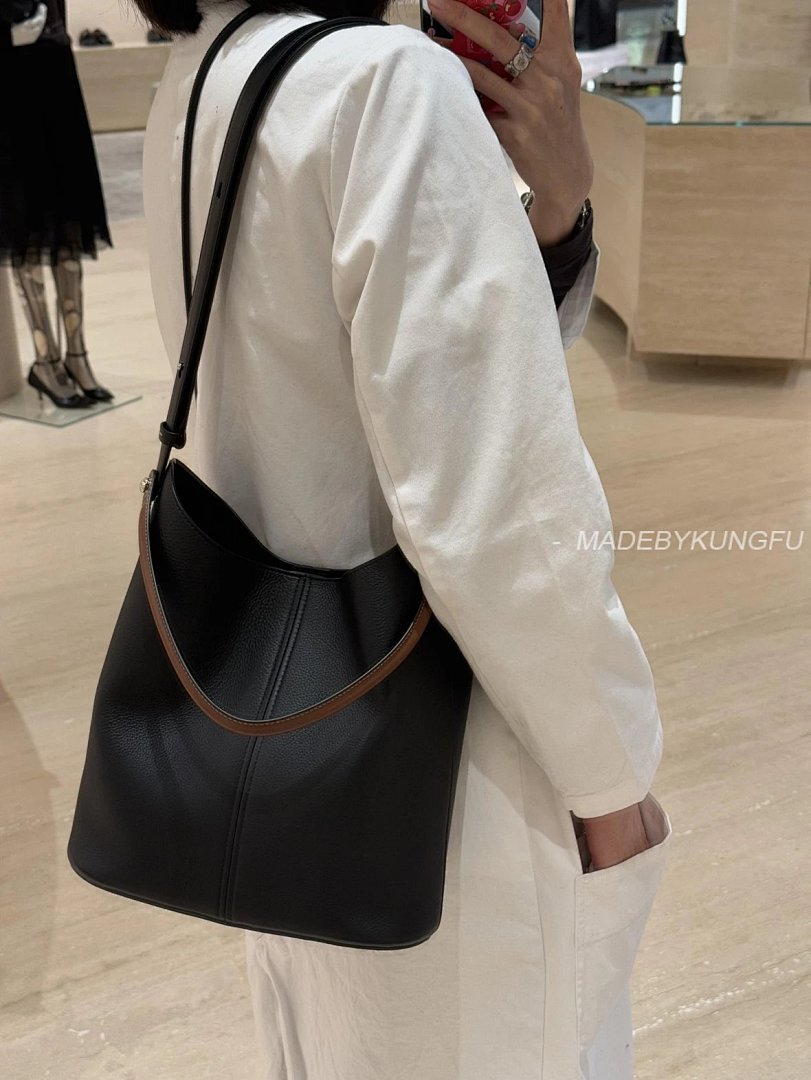 【A+ Item ID 8498 Maison-Mag1Ela Magira Press Age Contrasting Shoulder Straps Black Brow - Image 48