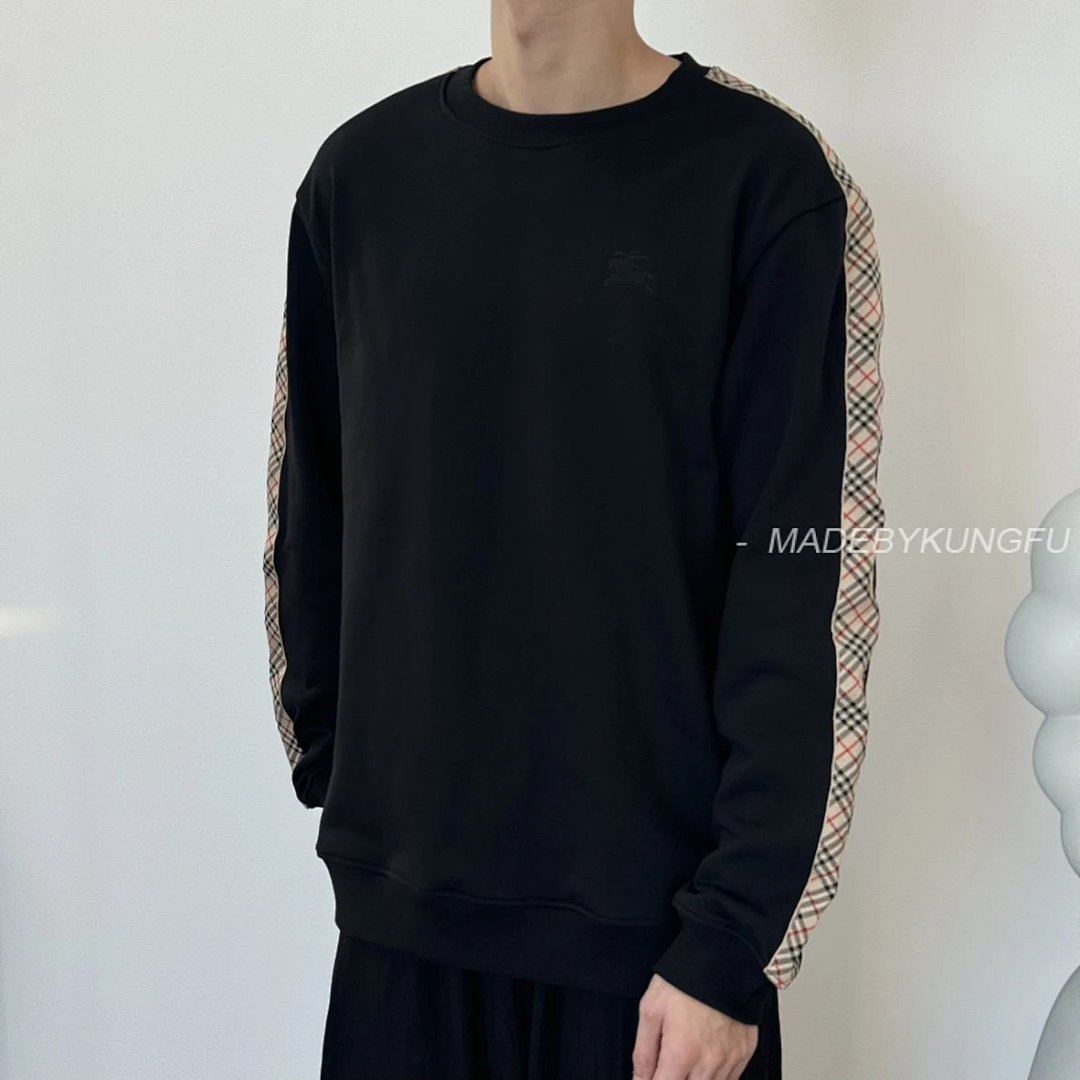【A+ 【A+ Item ID 8075 BBR-FW25- Ribbed Trim -“ Exclusive High-End Webbing ” Round Neck Sweat, photo 1