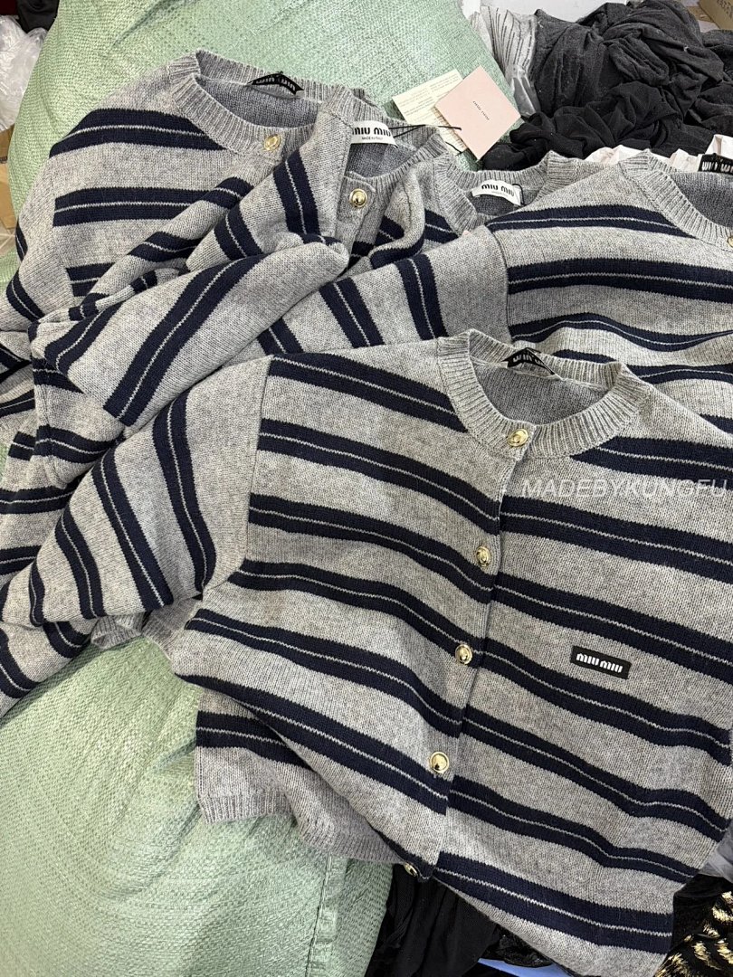 【A+ Item ID 8004 M1UM1U Miu Double-Layer Knitted Logo Patch Cardigan With _Precise - Image 31