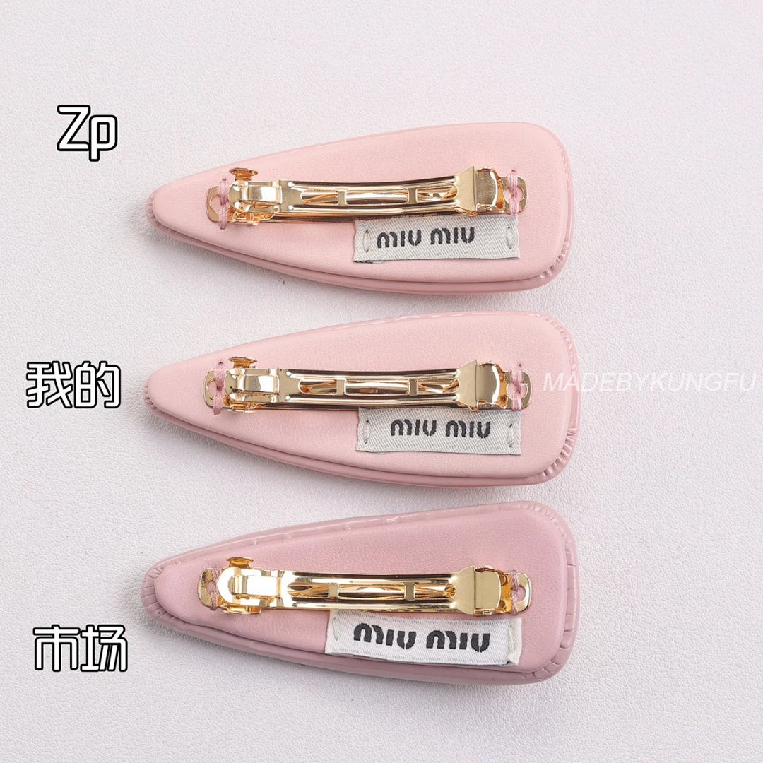 【A+ Item ID 8381 M1U-M1U- Miu -2023FW- Pink Patent Leather Hairpin (Gold Hardware) - Image 23