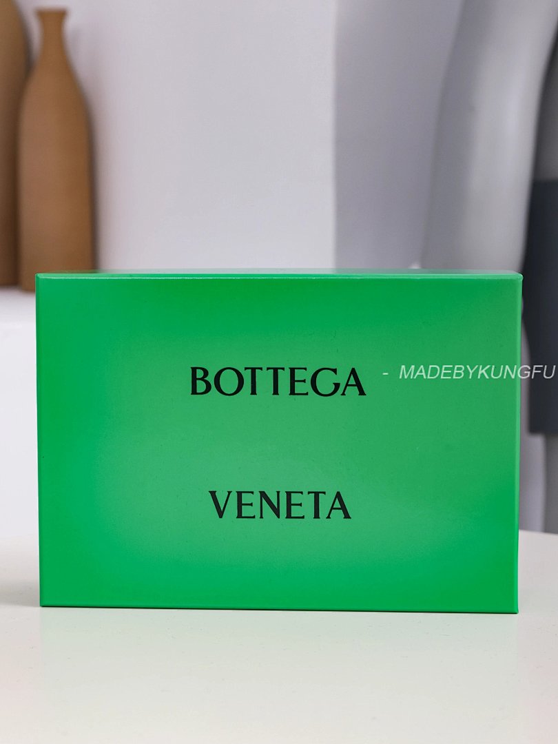 【A+ Item ID 8449 B0Ttega Veneta (Bottega CASSETTE Crossbody Bag -15 Grid Wo) - Image 22