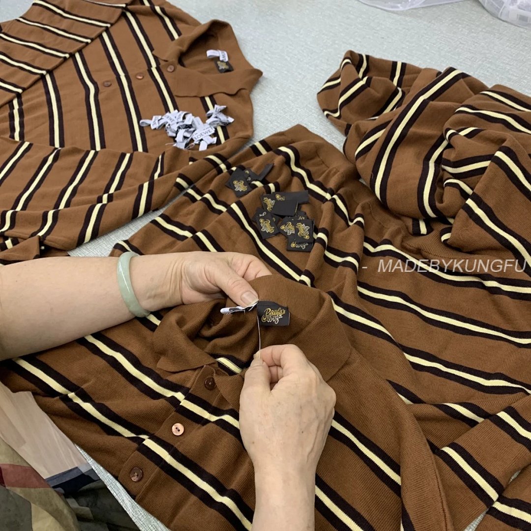 【A+ Item ID 8182 L0EWE-Luoyiwei-2024-Ss-Striped Knitted Pure Cotton Polo Shirt (Brown) - Image 35