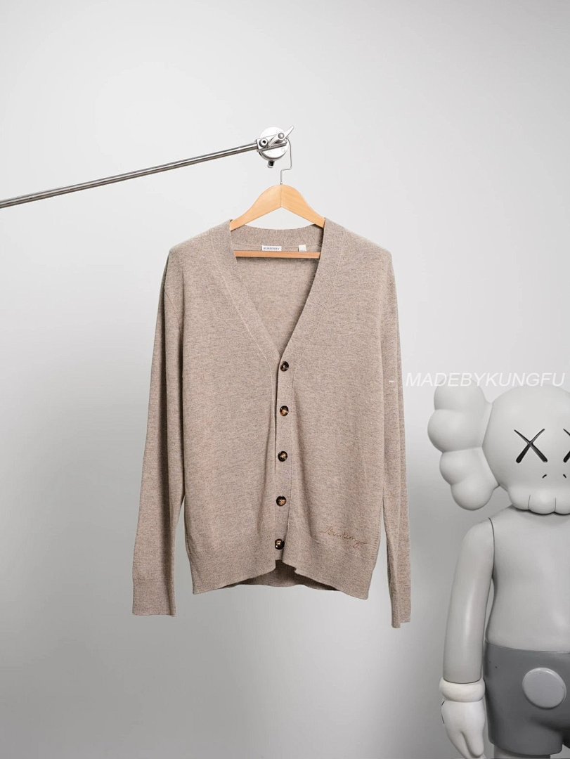 【A+ Item ID 8251 BBR Embroidered Signature Sweater Cardigan _97% Cashmere ➕ 3% Polyeste - Image 12