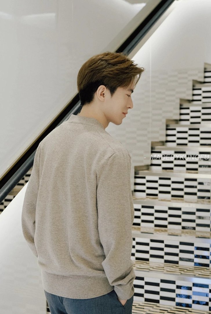 【A+ Item ID 8251 BBR Embroidered Signature Sweater Cardigan _97% Cashmere ➕ 3% Polyeste - Image 19