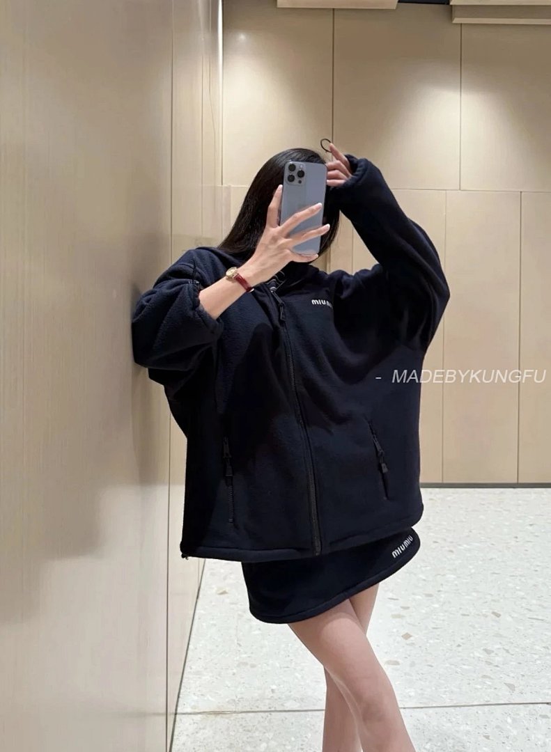 【A+ Item ID 8043 Miu FW25 Chinese Valentine's Day Cotton Logo Hooded Fleece Zipper - Image 31