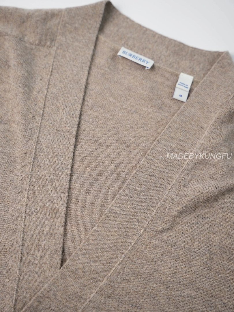 【A+ Item ID 8251 BBR Embroidered Signature Sweater Cardigan _97% Cashmere ➕ 3% Polyeste - Image 3