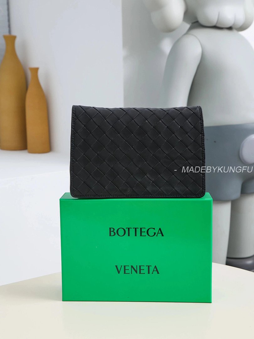 【A+ Item ID 8450 B0Ttega Veneta BV (Classic Weaving Series Sheepskin Small Grid Hand) - Image 2