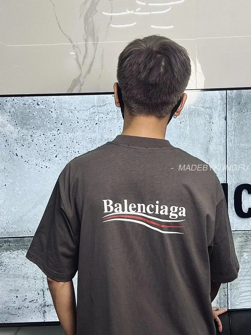 【A+ Item ID 8291 Balenciag-2022Fw (Wave Cola Short Sleeve Dark Brown Damaged Proce)