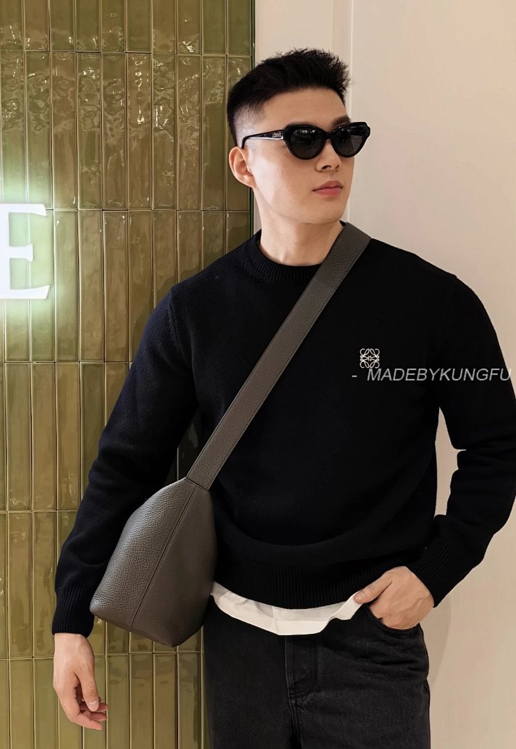 【A+ Item ID 8083 L0EWE Luo Yiwei “100% Superfine Merino Wool ”FW23Logo Embroidered Roun - Image 23