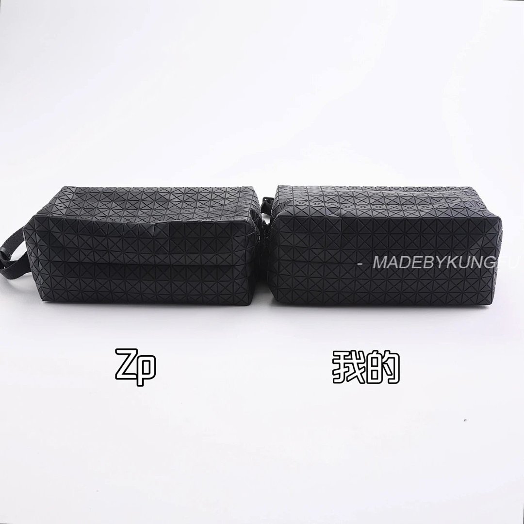 【A+ Item ID 8490 Issey-M1Yaki- Issey Miyake -Kuro-Saddle-PVC Diamond Camera Bag (Matte) - Image 27